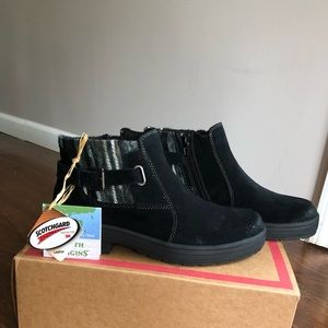 Earth Origins Tate Suede Ankle Boots